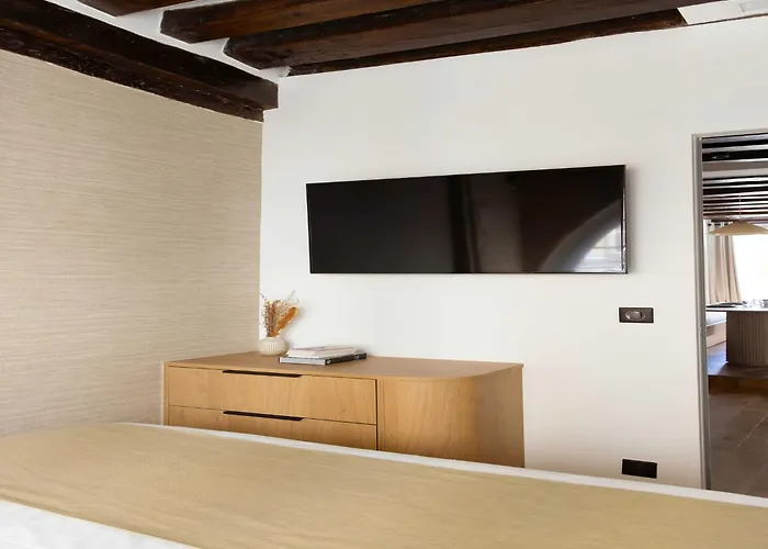 Refurbished - 2br 6p - Chatelet Apartment *